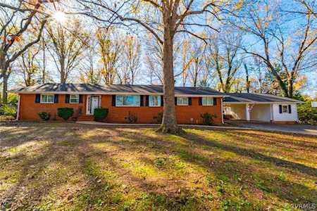 3221 W Grove Ave Chester, VA 23831
