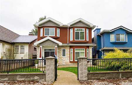 728 E 49th Avenue Vancouver, BC V5W 2H4