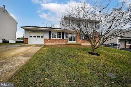 2834 Oakland Dr W Wilmington, DE 19808
