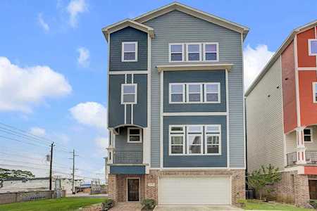 2105 Oatfield Dr Houston, TX 77018