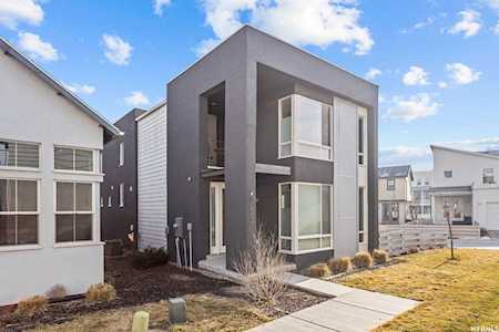 10553 S Sturgeon Dr South Jordan, UT 84009