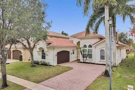 8854 Woodgrove Ridge Court Boynton Beach, FL 33473