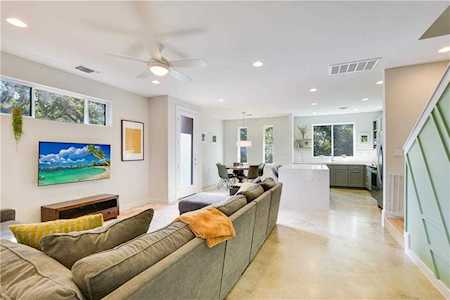 4004 Airport BLVD #19 Austin, TX 78722