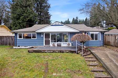 2104 NE Sunrise Dr Bremerton, WA 98310
