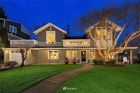 3946 NE Surber Dr Seattle, WA 98105