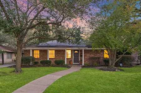 4726 Waring St Houston, TX 77027