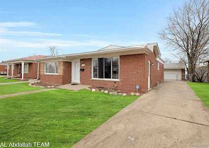 27002 Ford Rd Dearborn Heights, MI 48127