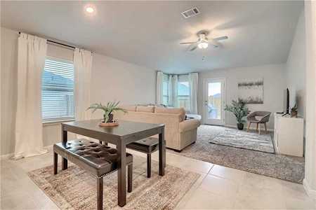 1642 Woodlands DR Kyle, TX 78640