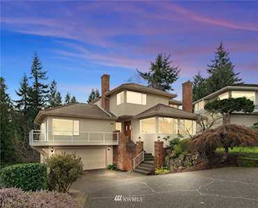 1623 Edgemoor Ln Everett, WA 98203