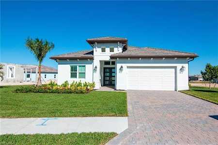 3750 Sapphire Cove Circle Naples, FL 34114