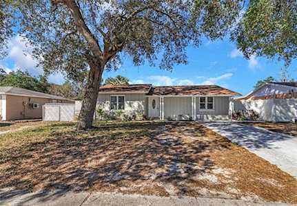 8353 Galewood CIRCLE Tampa, FL 33615
