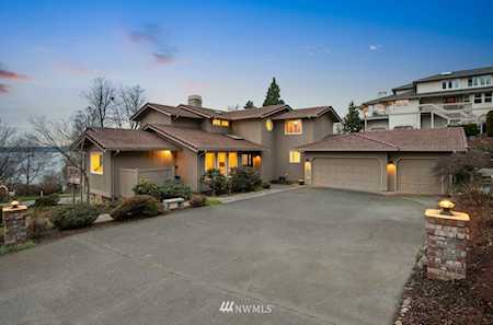 806 S 273rd Ct Des Moines, WA 98198