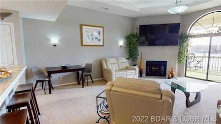 86 Aqua Fin Dr Lake Ozark, MO 65049