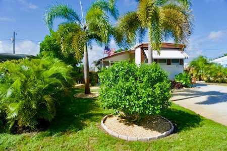 8374 SE SE Sandy Lane Hobe Sound, FL 33455