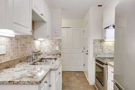 2536 Dupont Avenue S #203 Minneapolis, MN 55405