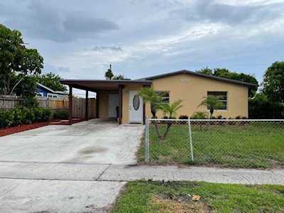1678 W Avenue H Riviera Beach, FL 33404