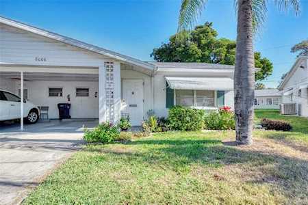 6006 Hibiscus Dr Bradenton, FL 34207