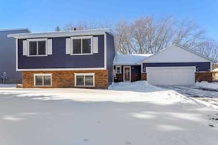 1593 Sterling Street N Maplewood, MN 55119