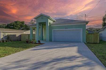 2528 Lake Ellen Ln Tampa, FL 33618
