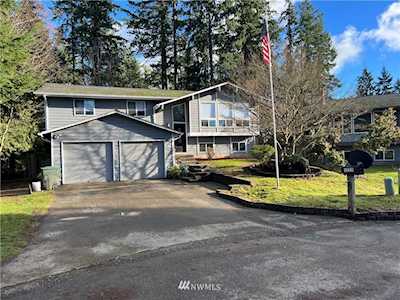 3225 Westminster Dr SE Port Orchard, WA 98366