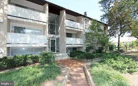 5600 Bismach Dr #3 Alexandria, VA 22312