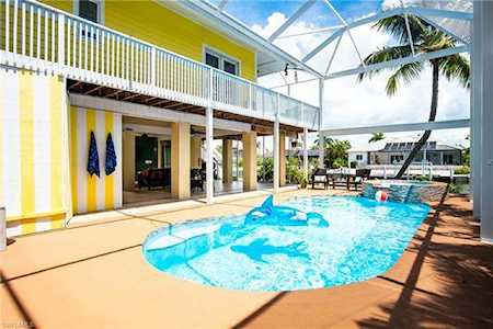 1660 Winterberry Dr Marco Island, FL 34145