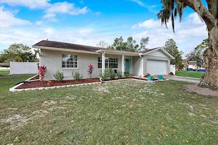 624 Pine Forest Dr Brandon, FL 33511