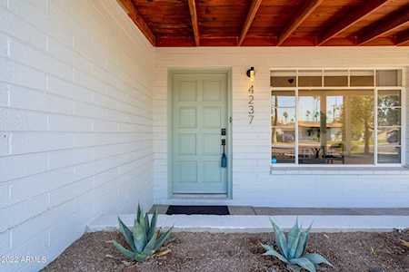 4237 N 35th Place Phoenix, AZ 85018