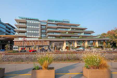 1327 Bellevue Avenue #403 West Vancouver, BC V7T 0B9