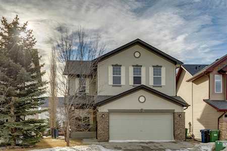 144 Cougarstone Manor SW Calgary, AB T3H 5N4