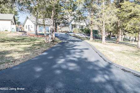 6611 Farmington Ln Crestwood, KY 40014