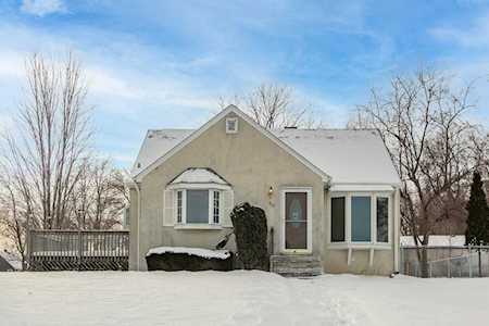 50 Roselawn Avenue E Maplewood, MN 55117
