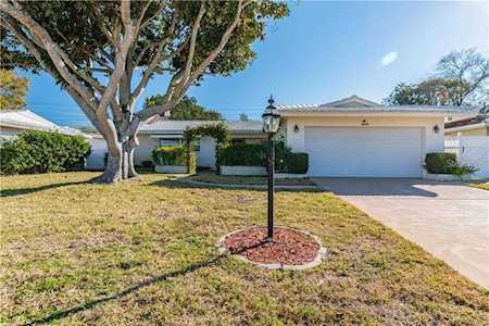 2311 Surrey Ln Clearwater, FL 33763