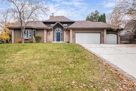 9877 Bennett Place Eden Prairie, MN 55347