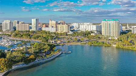 301 S Gulfstream Ave #104 Sarasota, FL 34236