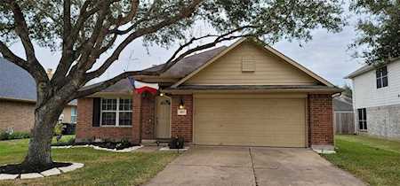 4103 Merlet Dr Pearland, TX 77584