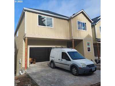 17555 SW Sunview Ln Beaverton, OR 97007