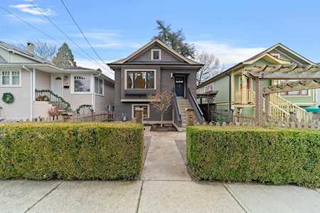 423 Oak Street New Westminster, BC V3L 2T4