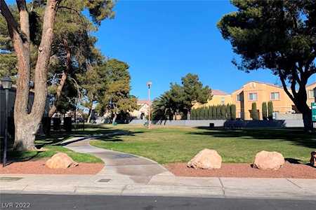 2013 Jesse Scott St Las Vegas, NV 89106