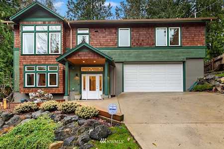 22285 Veteran St NE Poulsbo, WA 98370