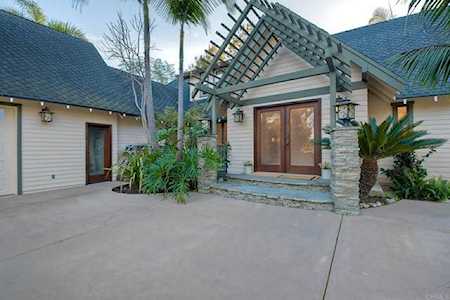 2785 Crest Drive Carlsbad, CA 92008