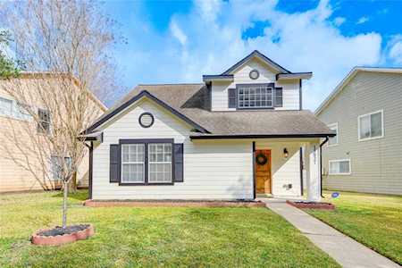 15827 W Park Ct Houston, TX 77082