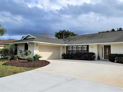 912 SE Candle Avenue Port Saint Lucie, FL 34983