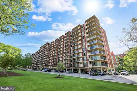 1300 Army Navy Dr #802 Arlington, VA 22202