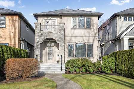 3241 W 15th Avenue Vancouver, BC V6K 3A8