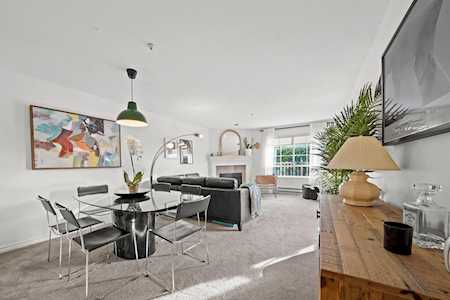 1950 E 11 Avenue #107 Vancouver, BC V5N 1Z2