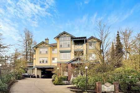 5281 Oakmount Crescent #110 Burnaby, BC V5H 4S7