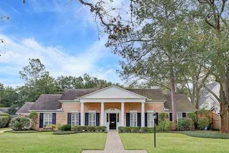 214 Plantation Rd Houston, TX 77024