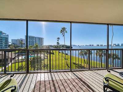 100 Oakmont Ln #411-412 Belleair, FL 33756