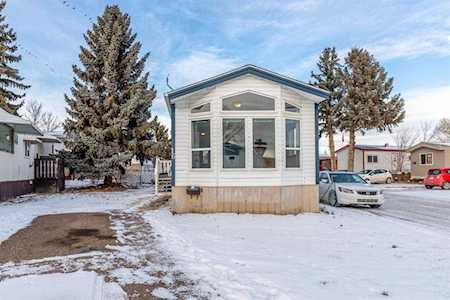 16 SW De Havilland Blvd Medicine Hat, AB T1A 7Y8